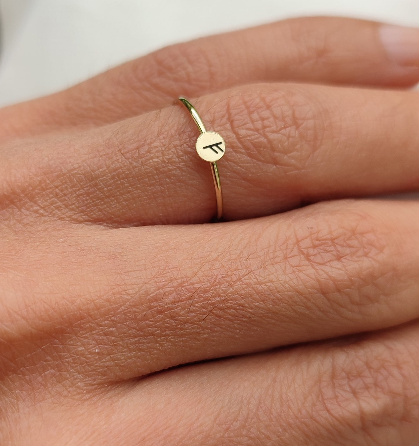 Minimalistischer Ring mit Rune, Personalisierter Runenring in Gold Filled