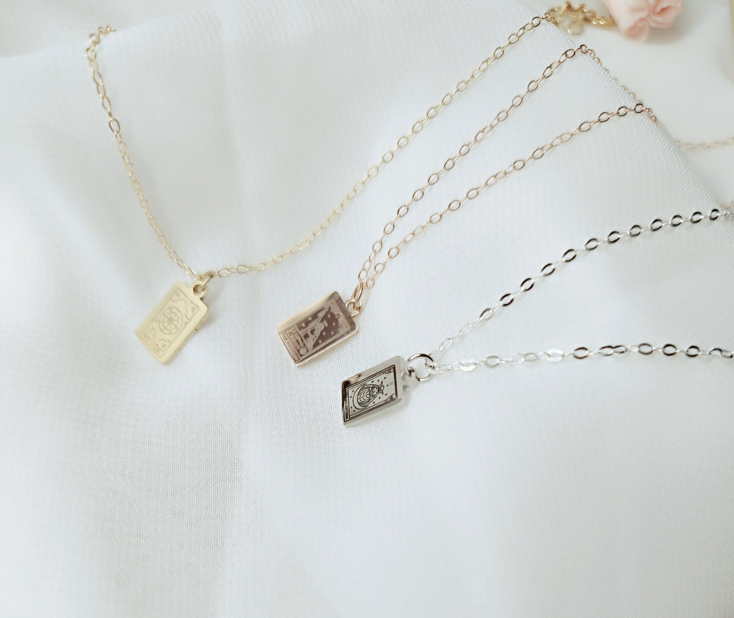 Tarot Halskette, personalisierte Kette mit Tarotkarte in Gold, Roségold und Silber, Mini Tarotkarten Anhänger