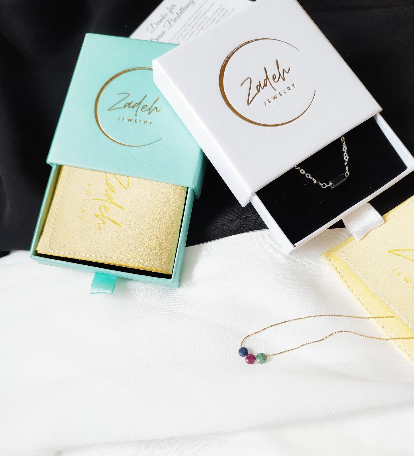 Halskette mit schwarzen Turmalin Rohstein und Obsidian