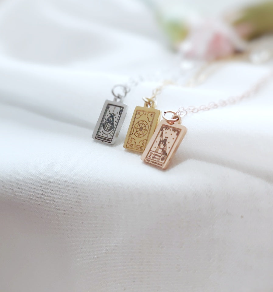 Tarotkarten Anhänger, personalisierte Tarotkarte in Gold, Roségold und Silber