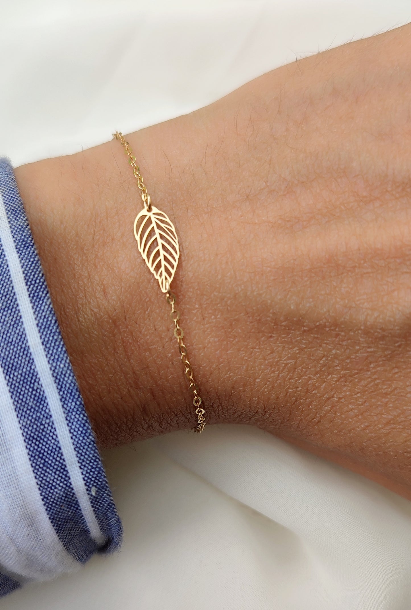 Armband mit Blatt, schlichtes Gold Armband, vergoldetes Sterling Silber