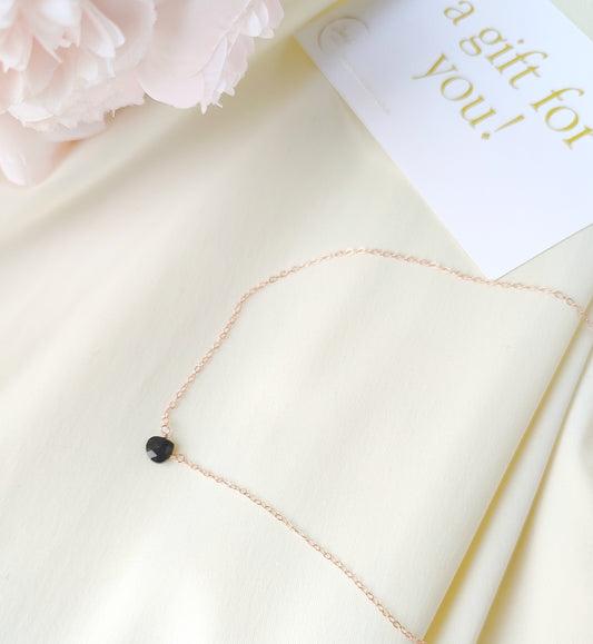 Halskette mit Onyx Tropfen, filigrane Goldkette mit Mini Onyx