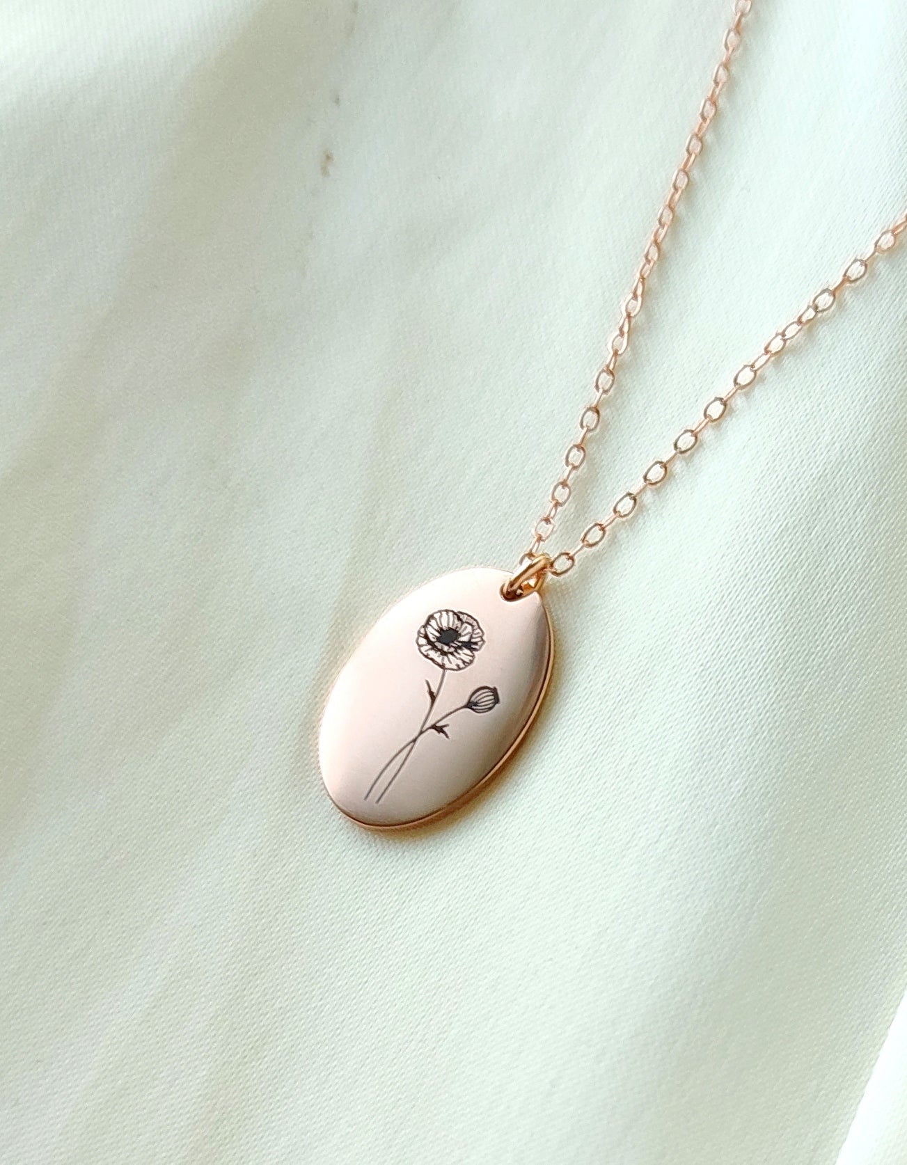 Personalisierte Geburtsblumenkette in Gold, Silber und Roségold, Halskette mit Geburtsblume