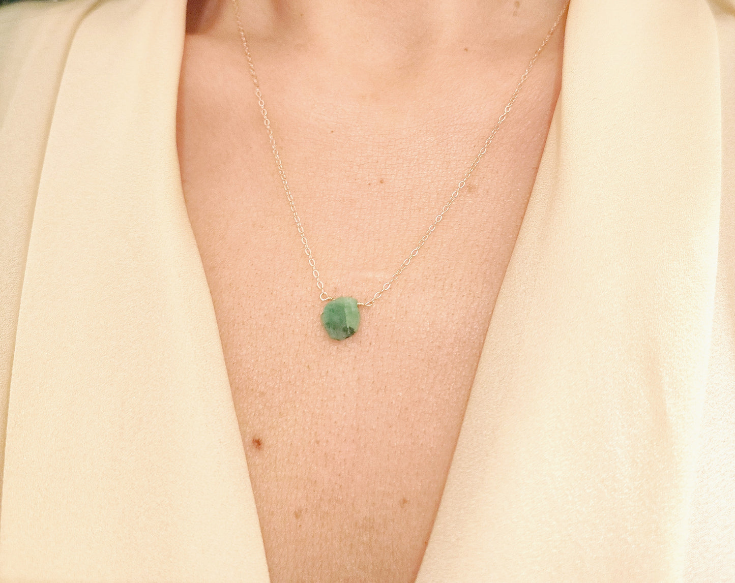 Boho Smaragd Rohstein Halskette in Sterling Silber, Gold Filled und Roségold Filled