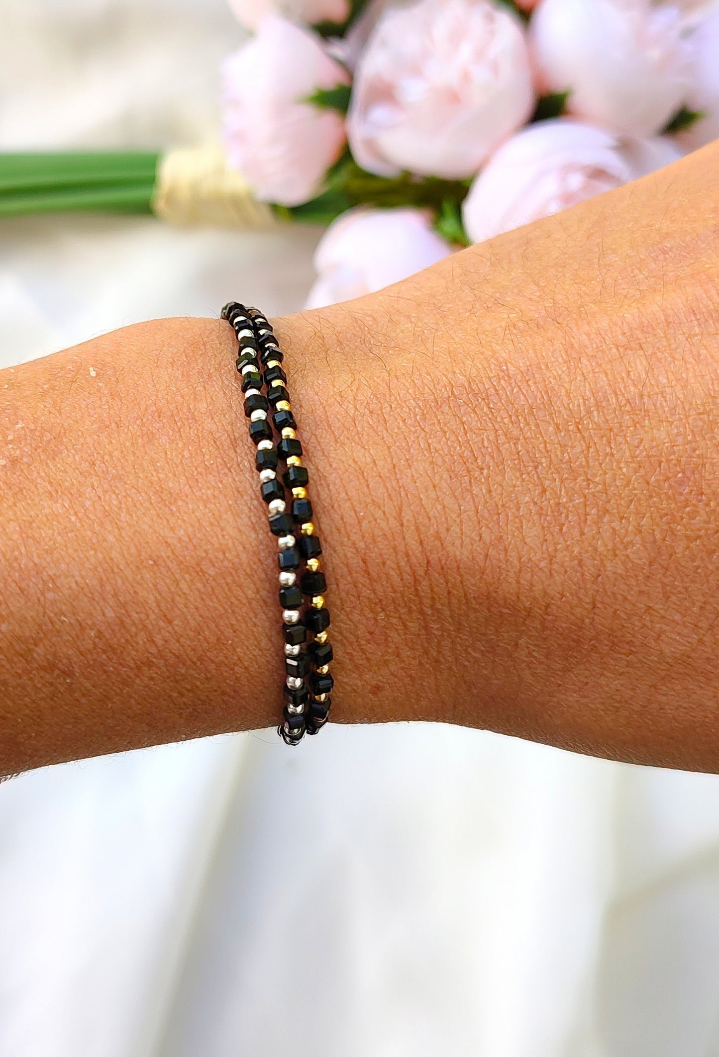 Elastische Armbänder mit schwarzen Turmalin Würfeln, Oktober Geburtsstein Armband