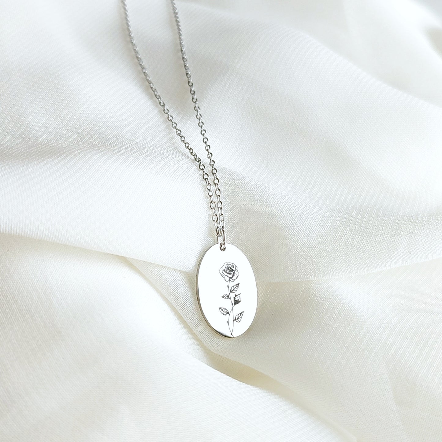 Personalisierte Geburtsblumenkette in Gold, Silber und Roségold, Halskette mit Geburtsblume