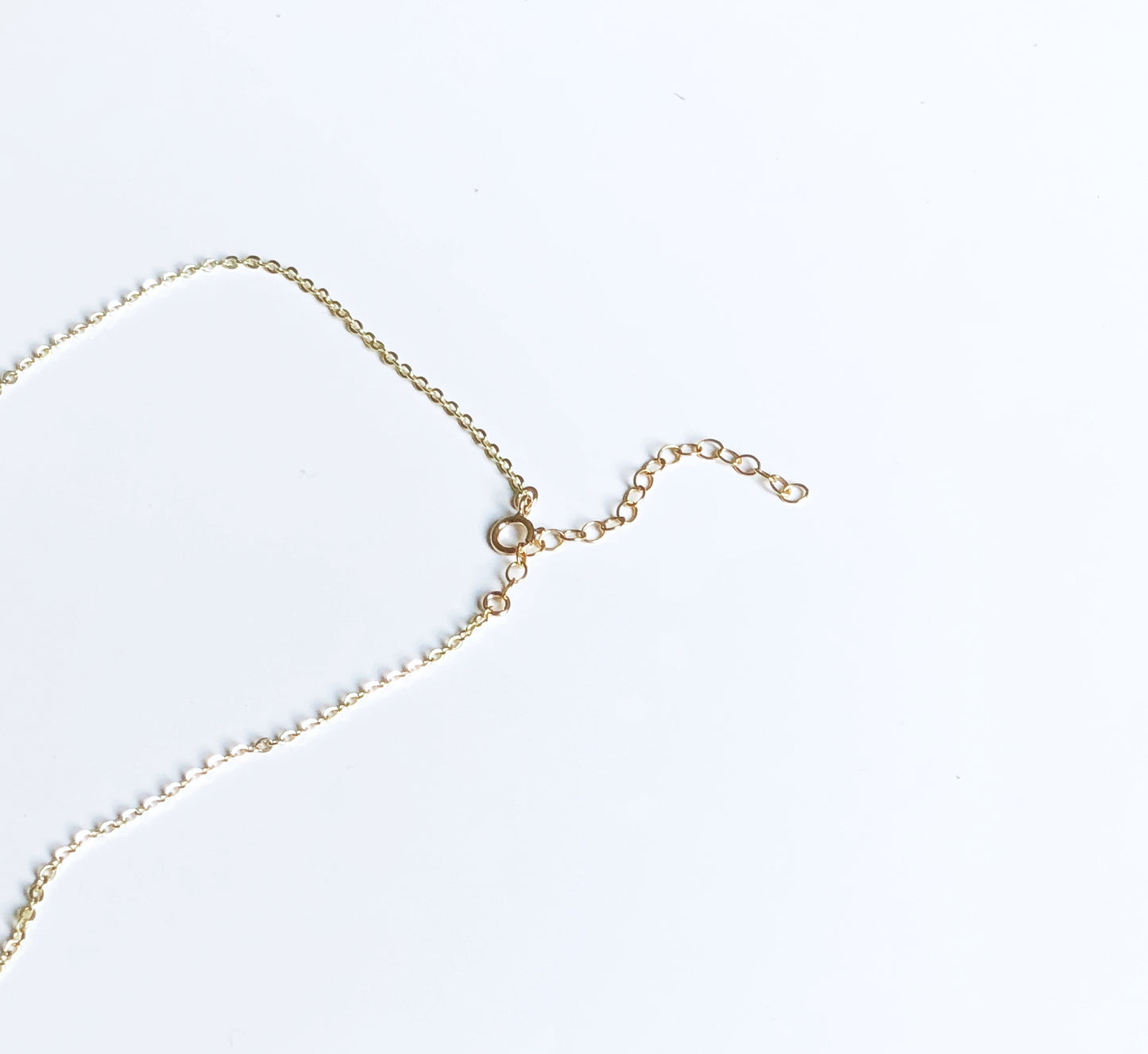 Filigrane Saphir Rohstein Halskette, September Geburtsstein Kette mit Saphir