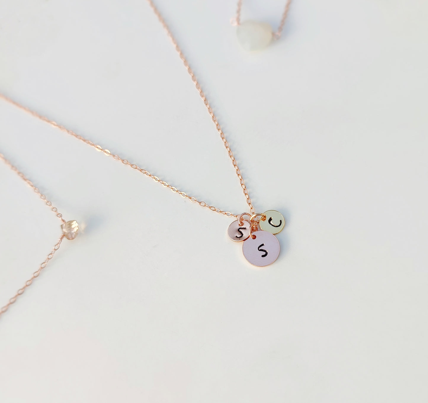 Personalisierte Roségold Filled Plättchen Anhänger mit Initialen