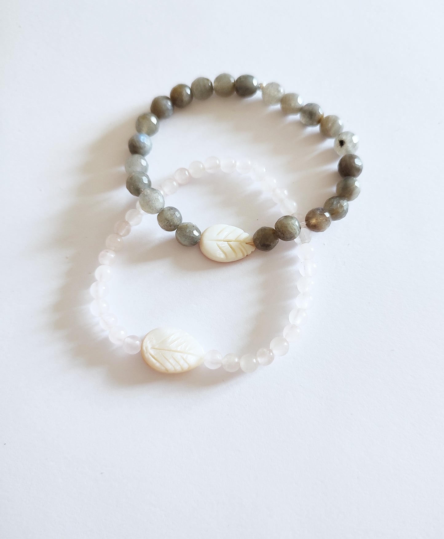 Labradorit oder Rosenquarz Armband mit Blatt