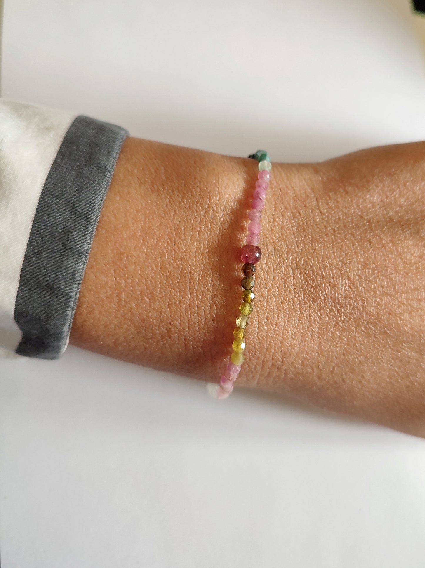 Stretch Armband mit bunten Turmalinen