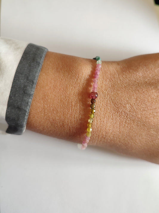 Stretch Armband mit bunten Turmalinen