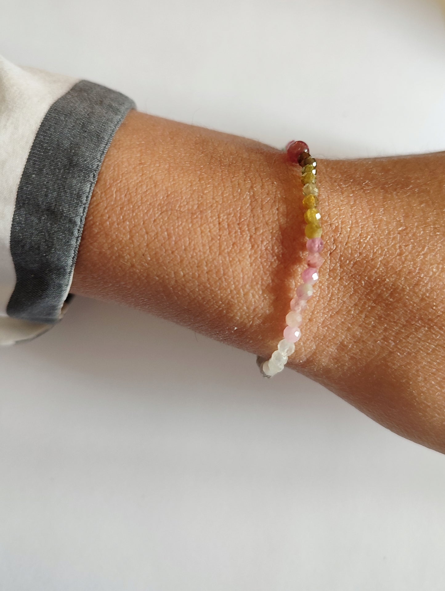 Stretch Armband mit bunten Turmalinen