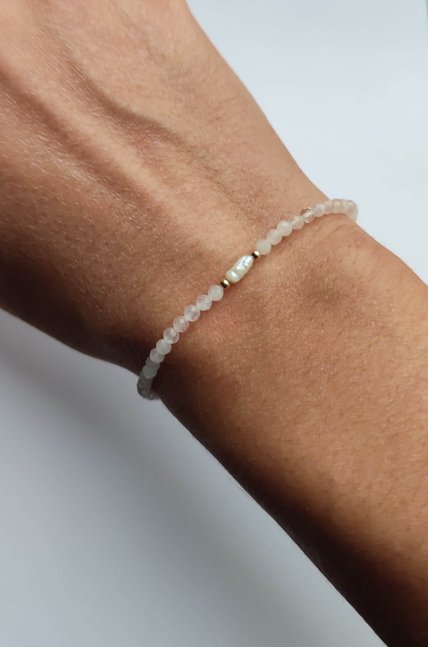 Zierliche Stretch Armbänder mit Perle und Turmalin, Tansanit, Aquamarin oder Morganit Armband