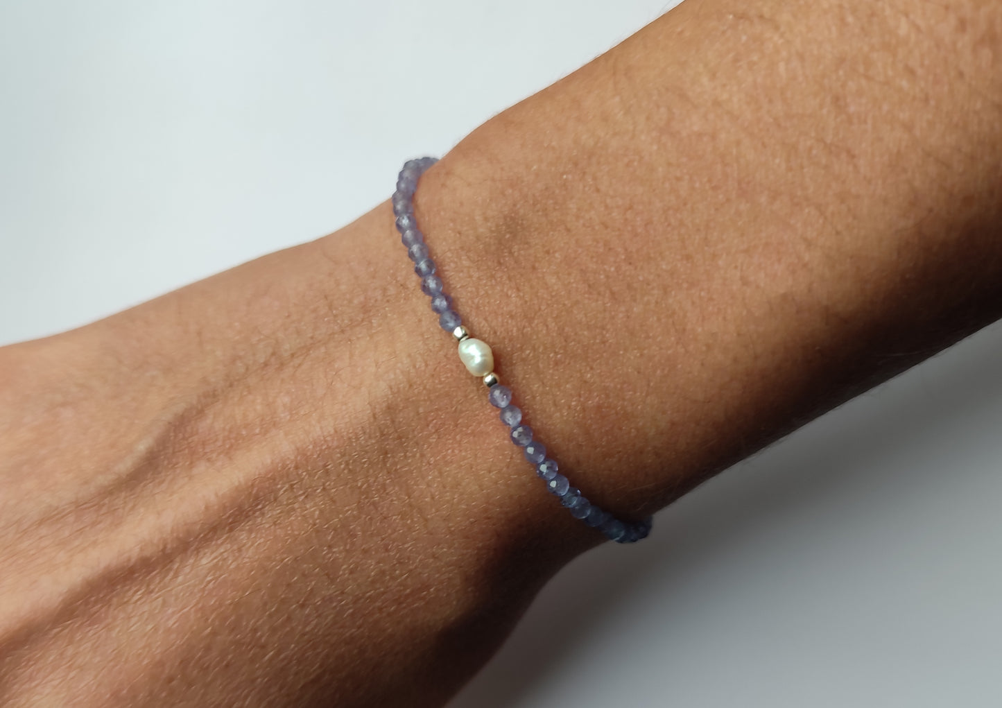 Zierliche Stretch Armbänder mit Perle und Turmalin, Tansanit, Aquamarin oder Morganit Armband