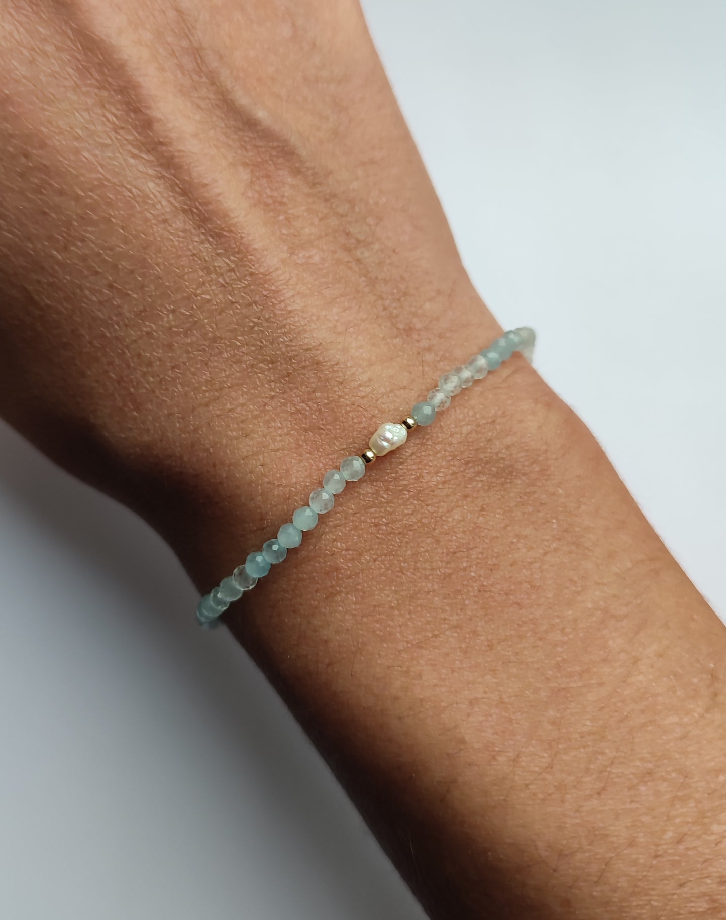 Zierliche Stretch Armbänder mit Perle und Turmalin, Tansanit, Aquamarin oder Morganit Armband