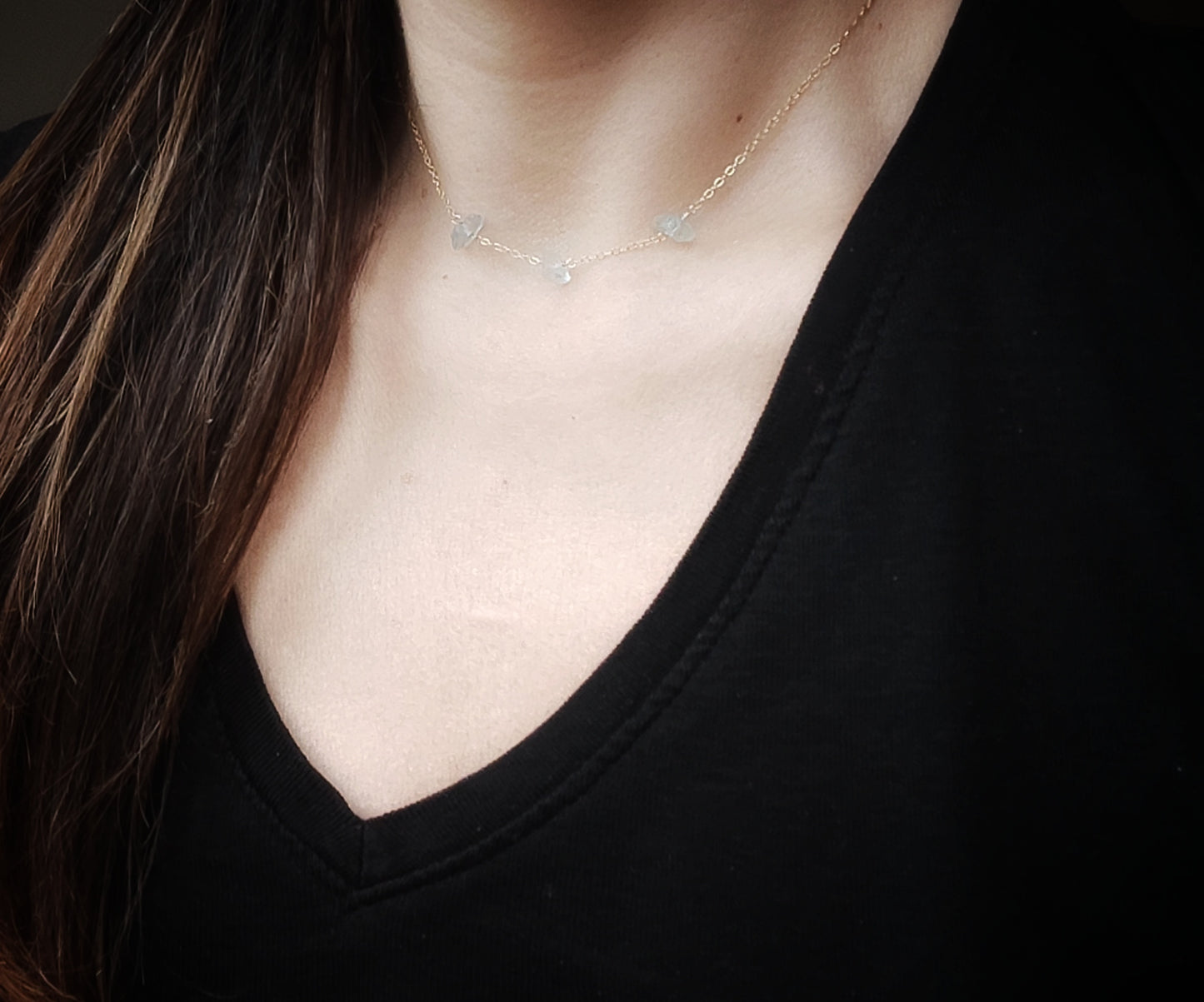 Zierliche Aquamarin Rohsteinkette, März Geburtsstein Halskette mit Aquamarin Rohsteinen