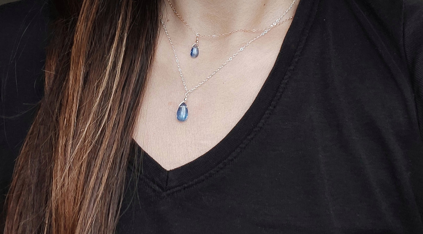 Halskette mit Kyanit Anhänger, Blauer Stein der Selbstliebe