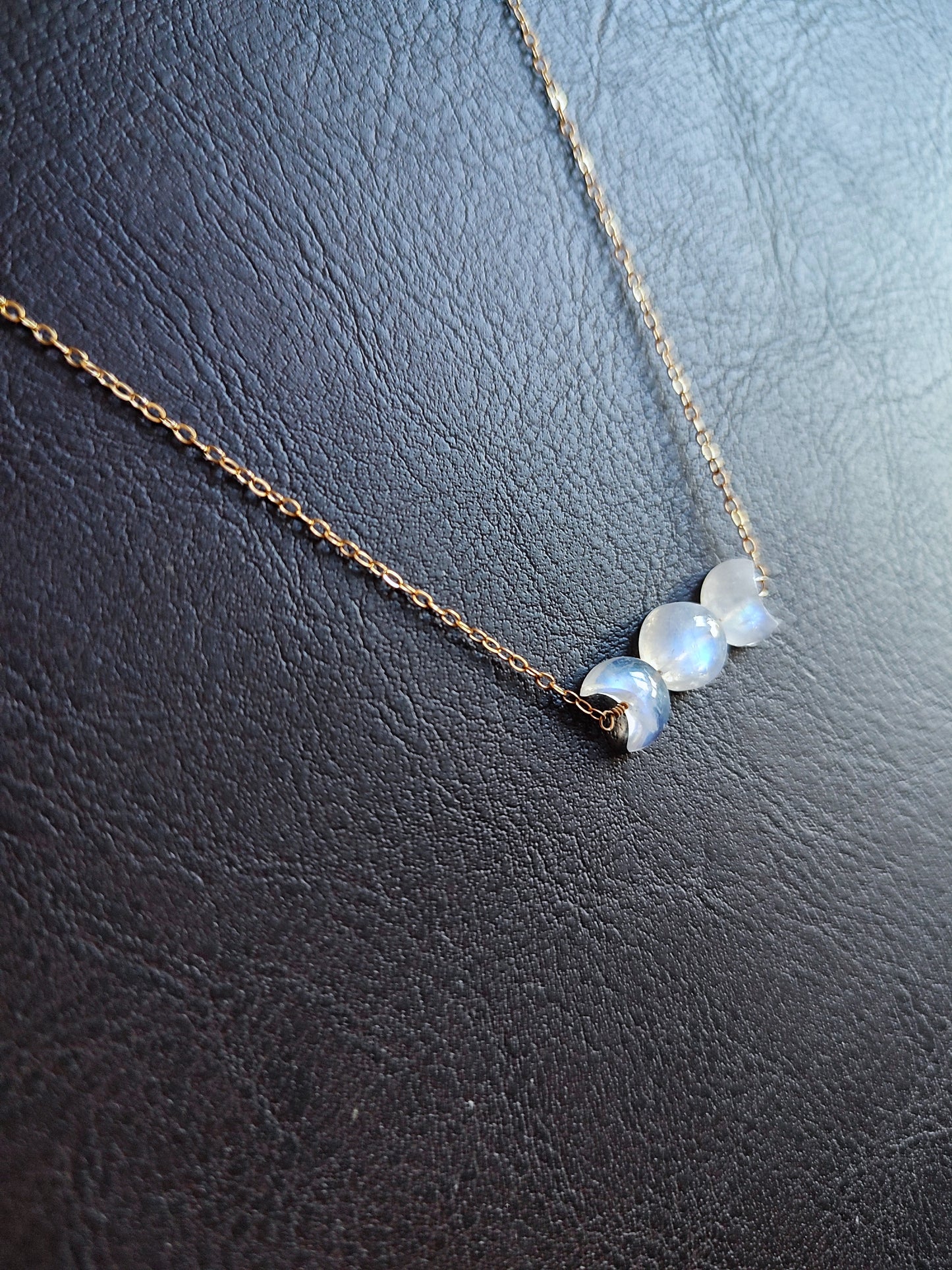 Mondstein Mondphasen Halskette mit echten Mondsteinen