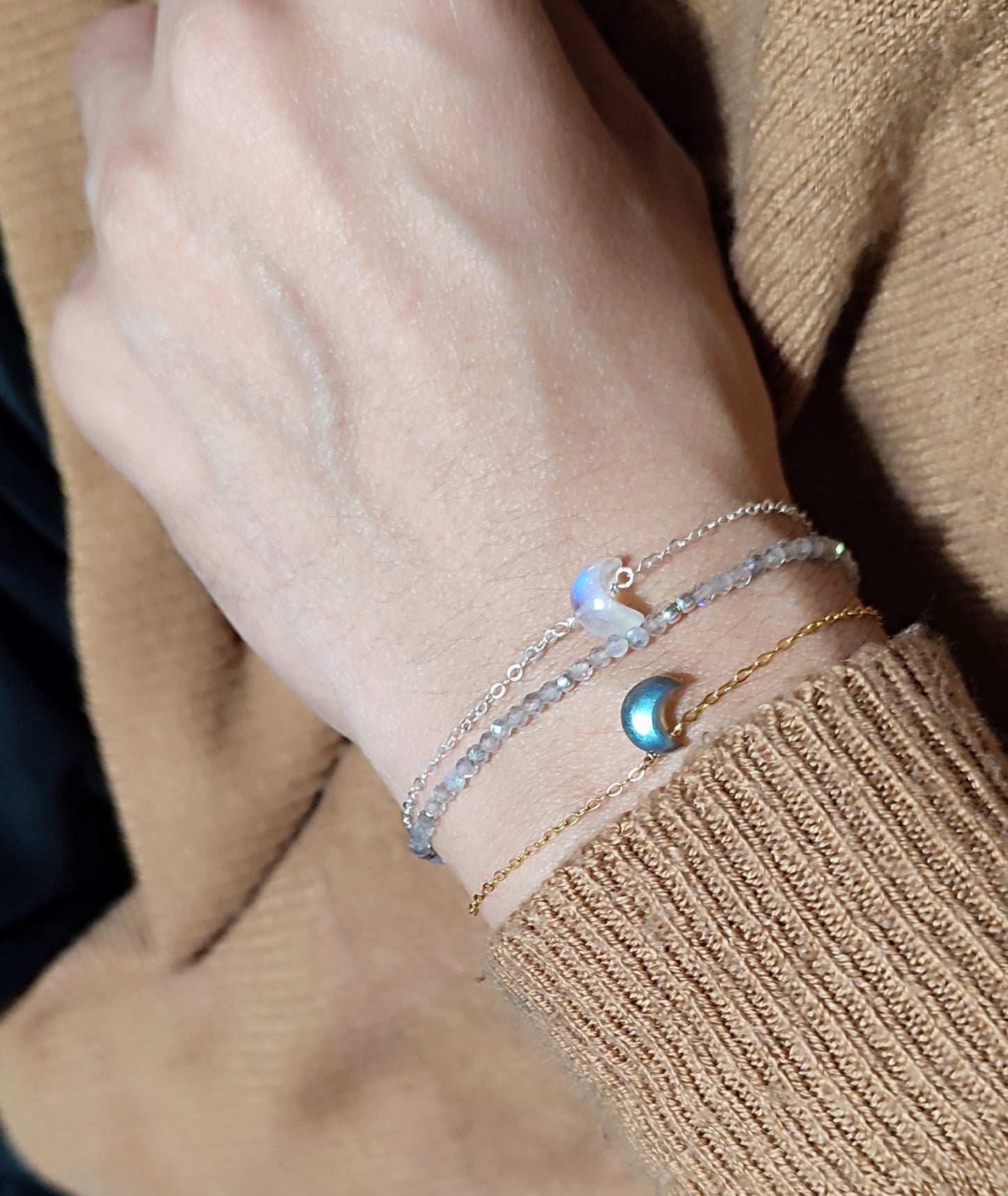 Mondstein oder Labradorit Armband mit Mondsichel, Mond Halbmond Armband