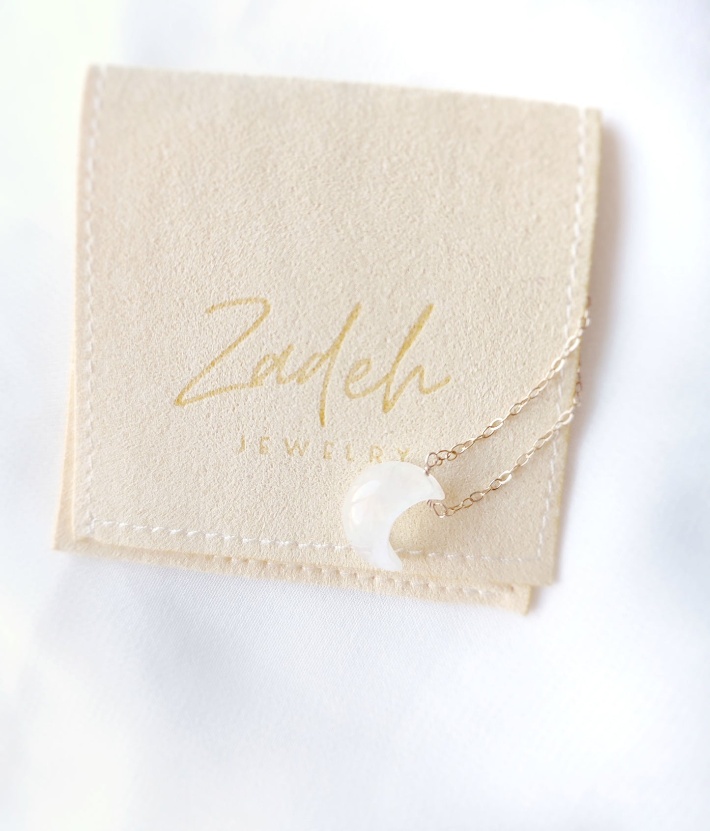 Mondstein Halskette mit Mondsichel Anhänger