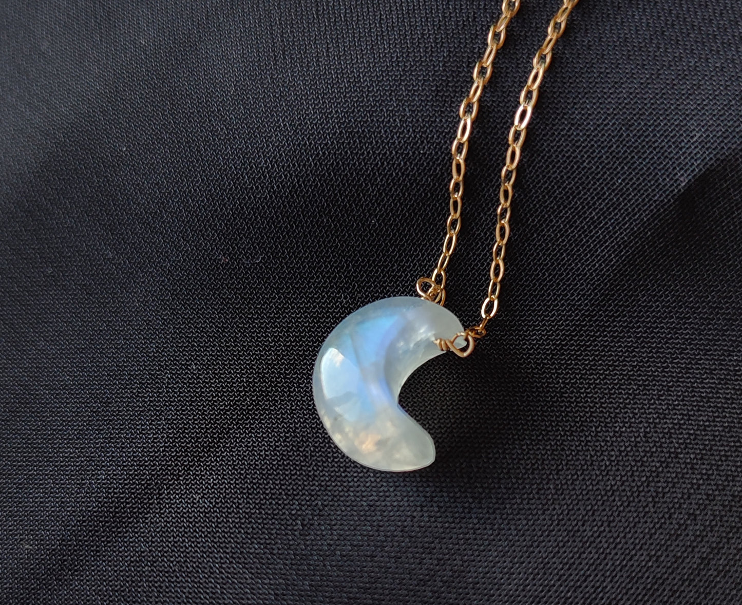 Mondstein Halskette mit Mondsichel Anhänger