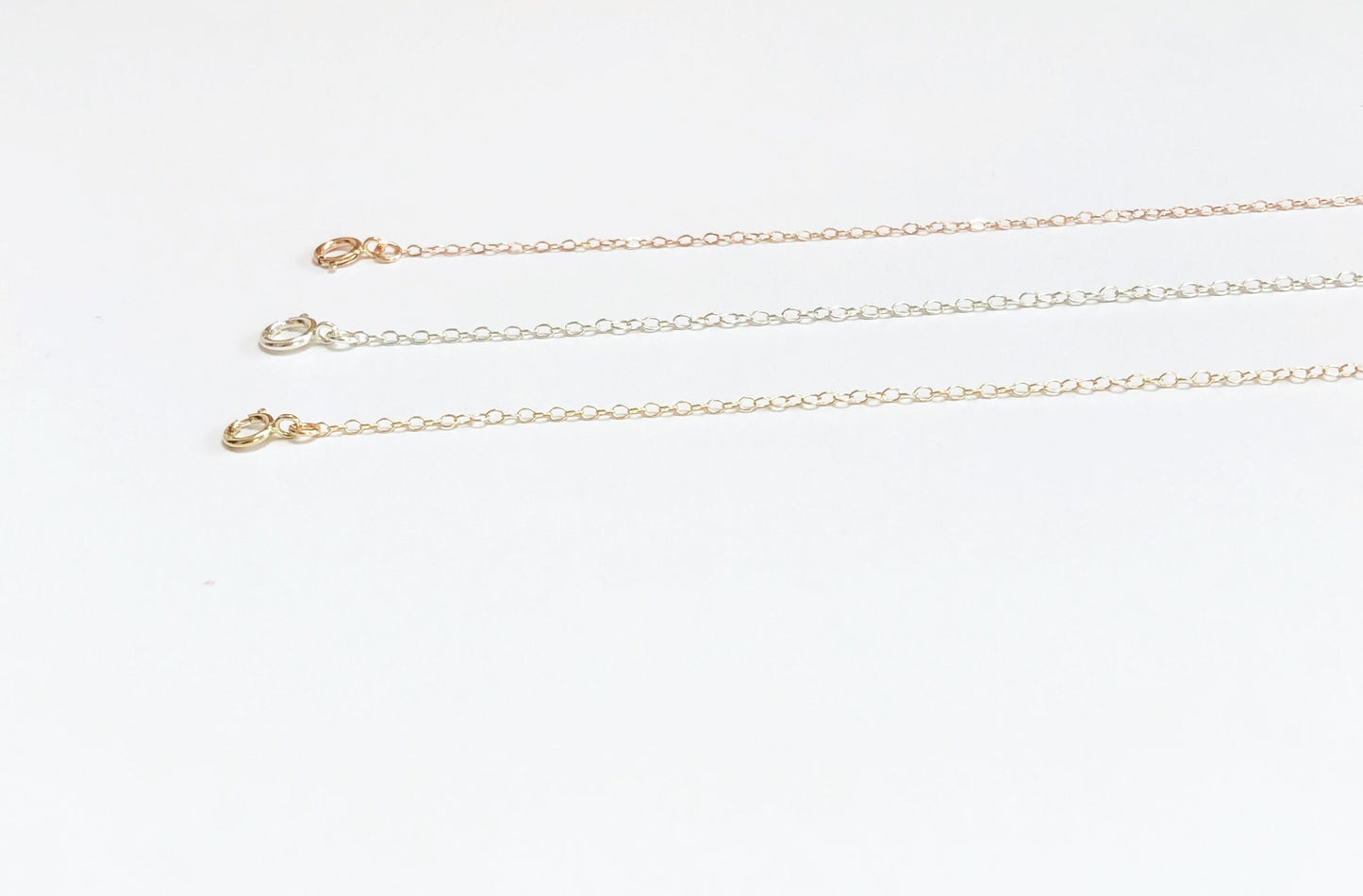 Moos Aquamarin Rohstein Kette, Minimalistische Halskette mit Naturstein, März Geburtssteinkette, Blauer Stein