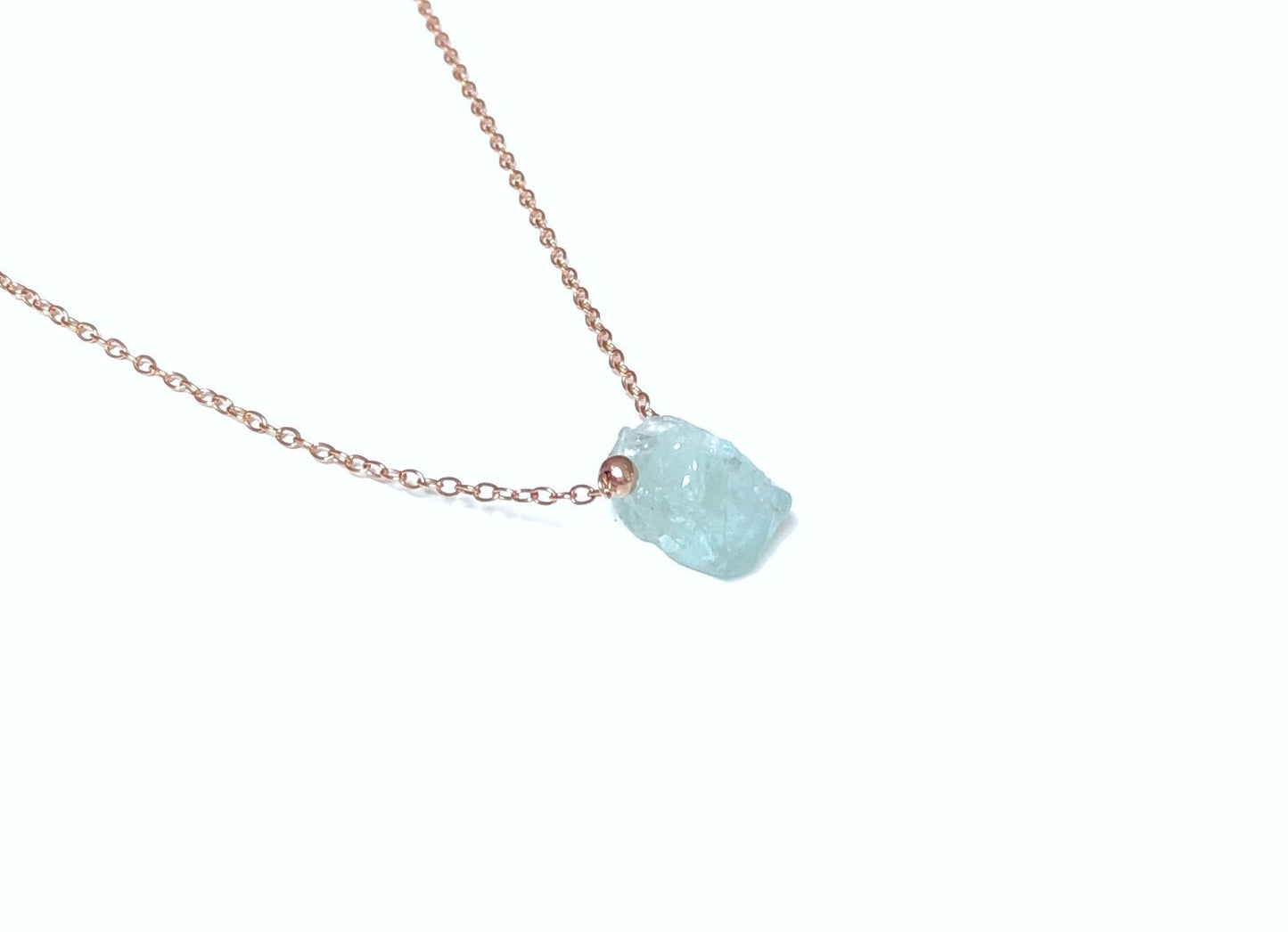 Aquamarin Rohstein Kette, Minimalistische Halskette mit Naturstein, März Geburtssteinkette