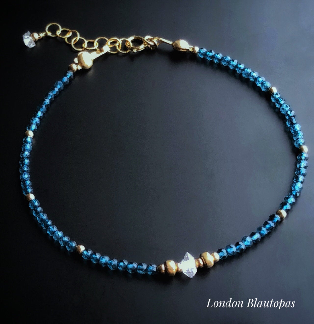 Geburtsstein Armband mit Herkimer, Rosa Turmalin, Aquamarin, Blautopas, Mondstein, Stapelarmband mit Steinen, Silber, Gold, Roségold