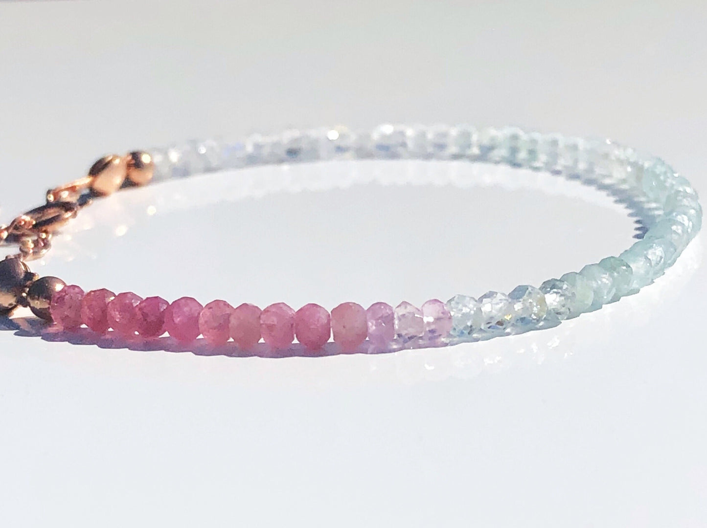 Zartes Armband mit Farbverlauf, Mondstein, Aquamarin, Rosa Turmalin, Rubin Armband