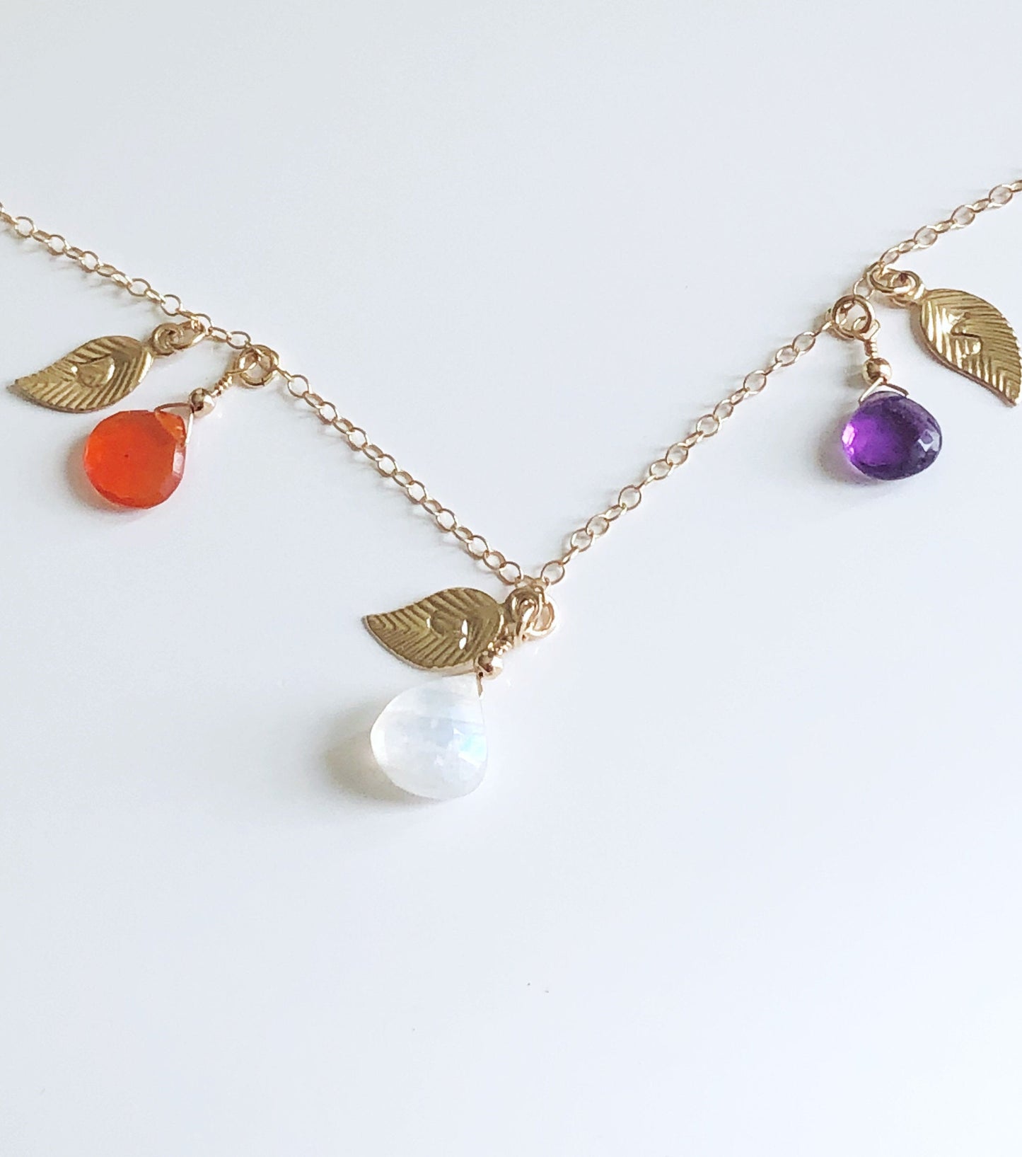 Personalisierte Familienkette mit Gravur, Initialen Halskette mit Geburtssteinen, Gold Filled Boho Halskette