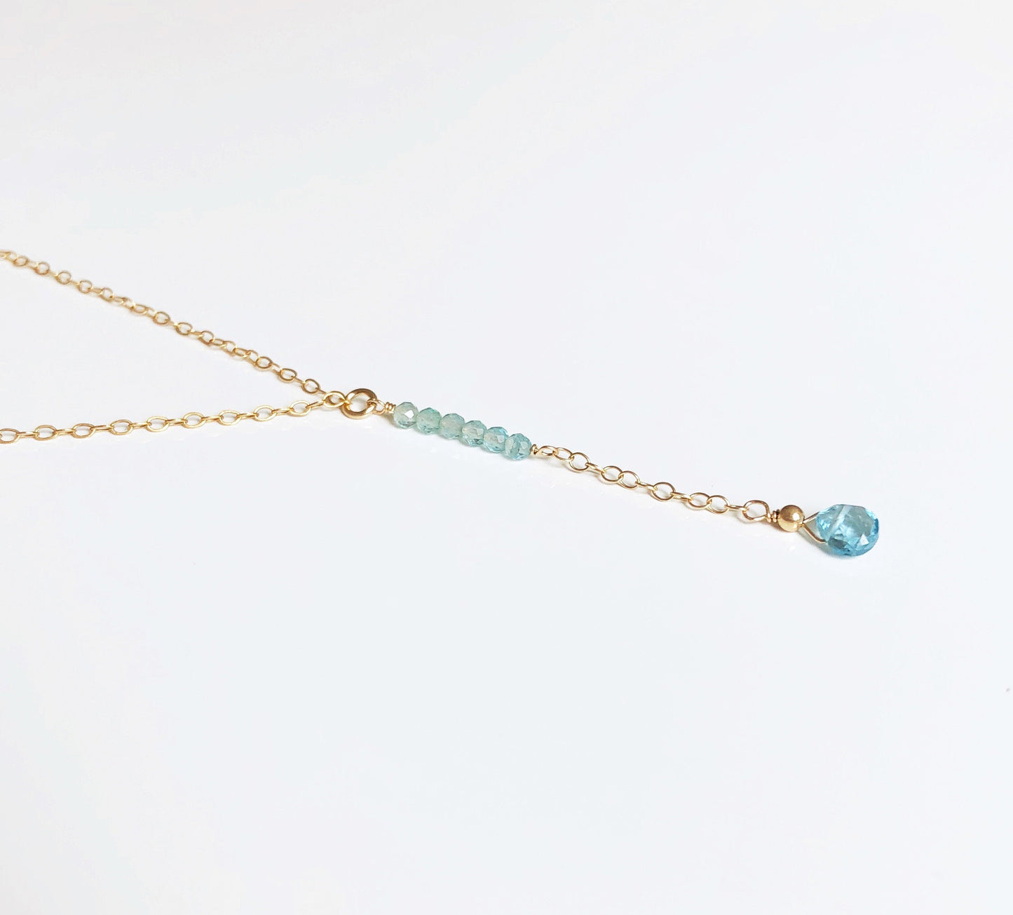 Zierliche Aquamarin Halskette, Y Kette mit Aquamarin, März Geburtsstein, Schmuck Geschenke für Frauen