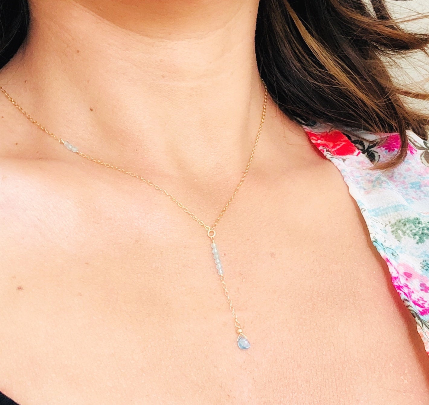 Zierliche Aquamarin Halskette, Y Kette mit Aquamarin, März Geburtsstein, Schmuck Geschenke für Frauen