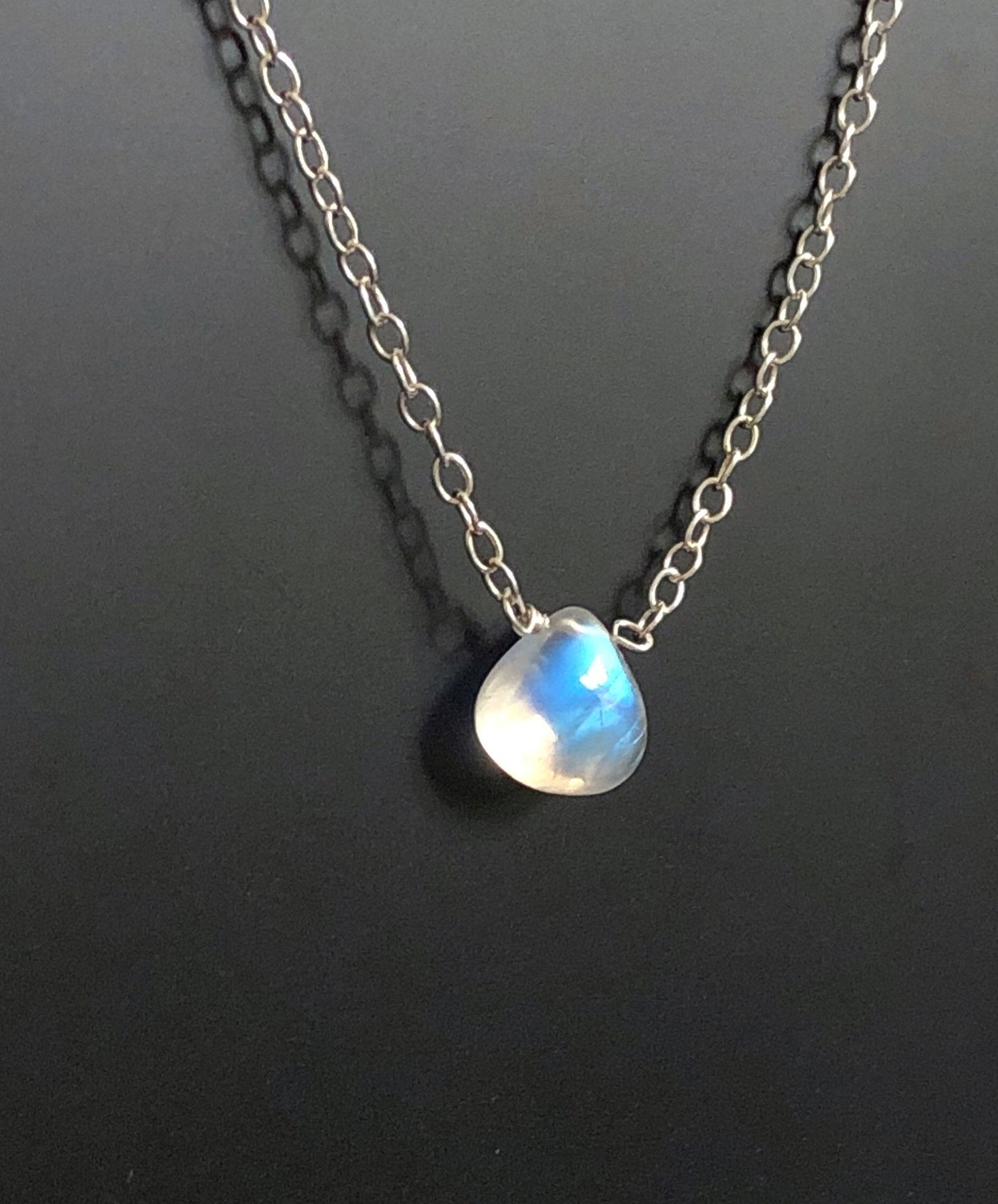Zarte Mondsteinkette, Regenbogen Mondstein, 925 Sterling Silber, Goldfill, Rosègold Filled, Minimalistisches Schmuck für Frauen