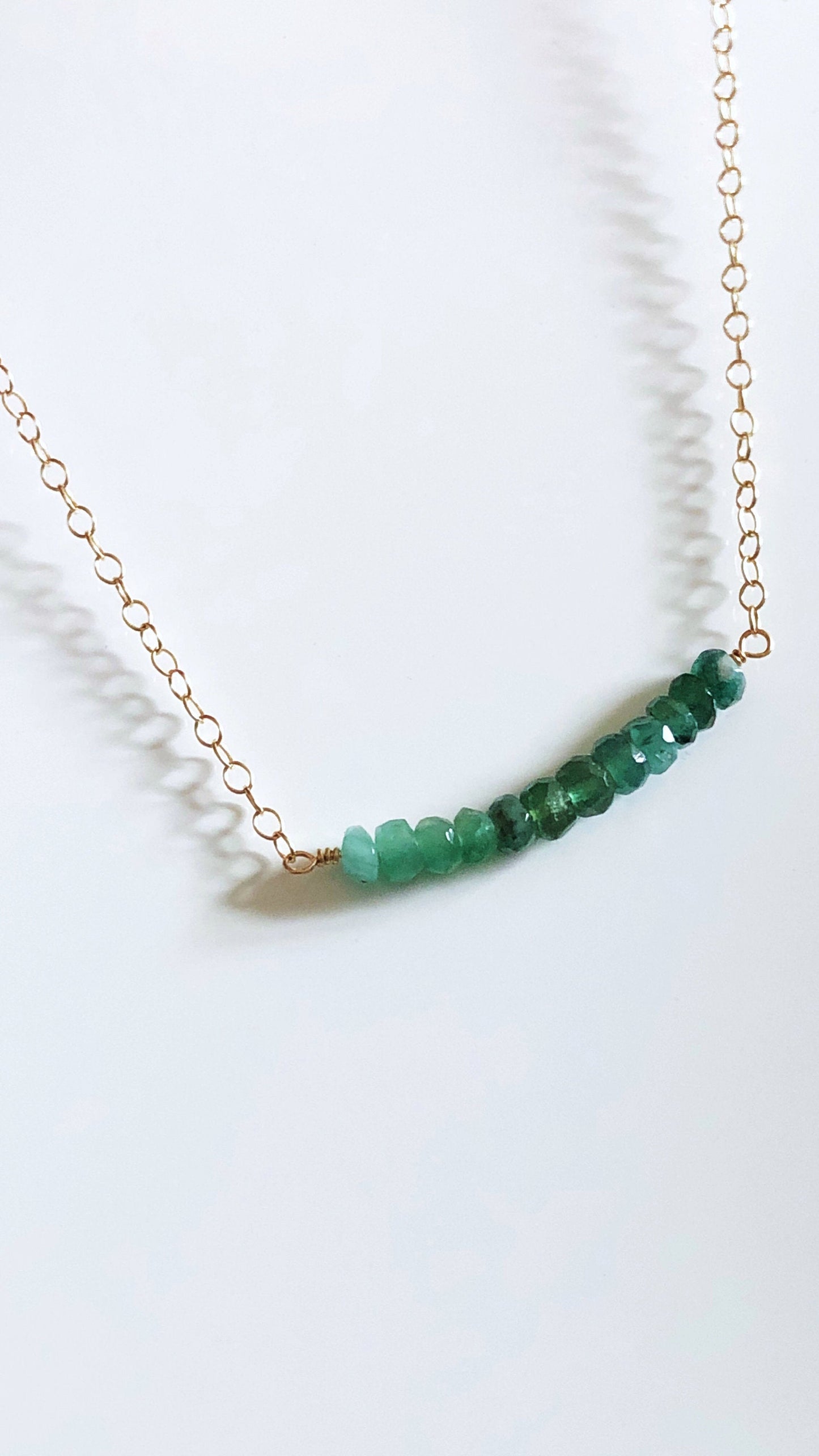 Smaragd Halskette mit Farbverlauf, Mai Geburtsstein, Ombre Smaragdkette