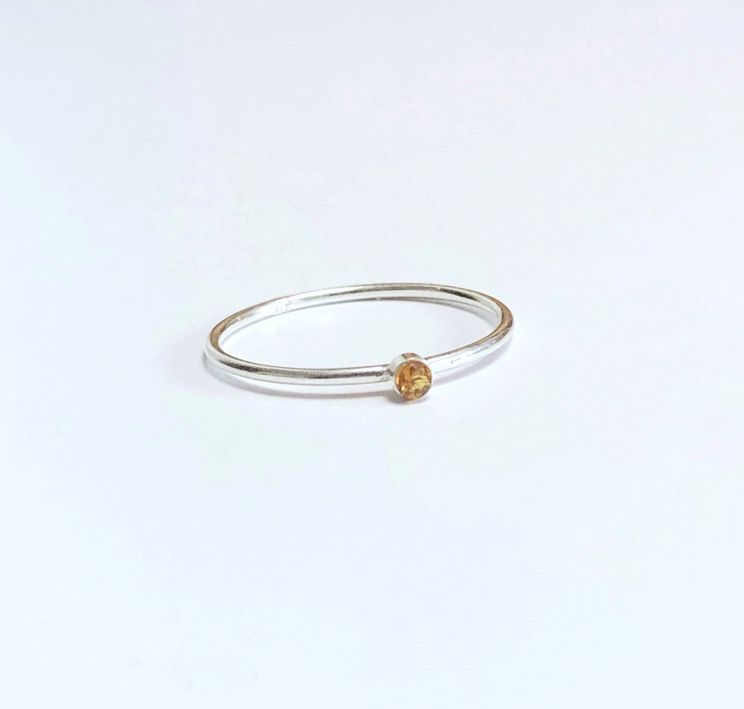 Dünner Citrin Ring, Stapelring in Gold Filled, Sterling Silber, Roségold, Schmaler Ring mit Citrin Stein