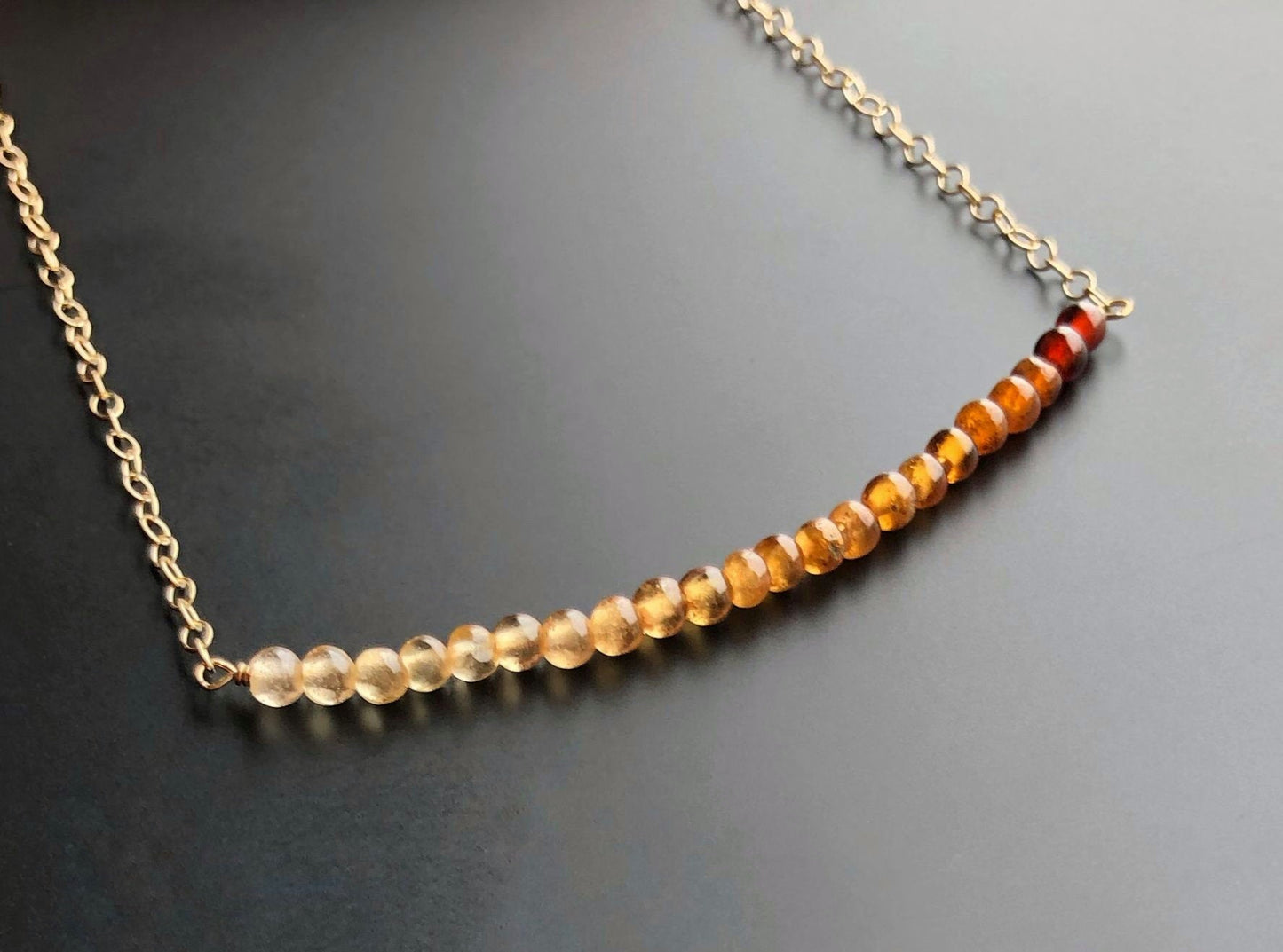 Hessonit Grant Halskette mit Farbverlauf, Januar Geburtsstein, Zarte Granat Kette