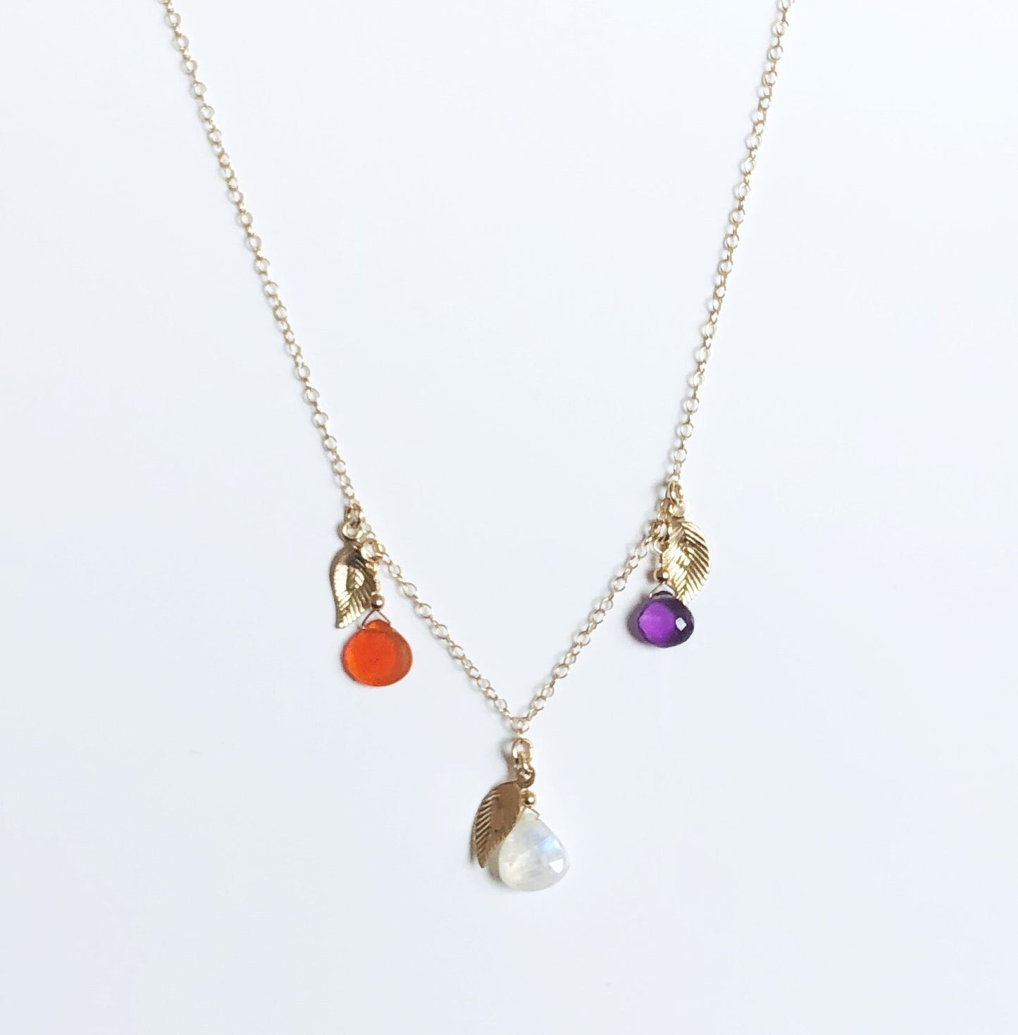 Personalisierte Familienkette mit Gravur, Initialen Halskette mit Geburtssteinen, Gold Filled Boho Halskette