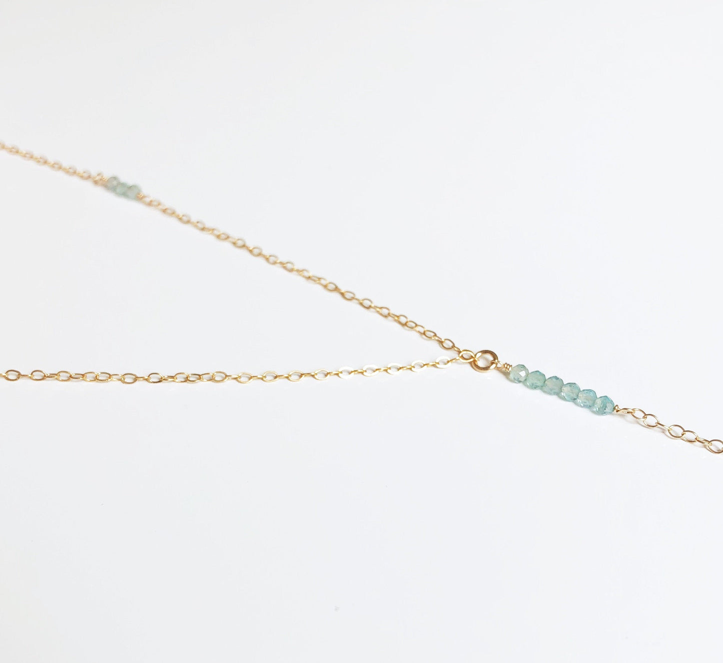 Zierliche Aquamarin Halskette, Y Kette mit Aquamarin, März Geburtsstein, Schmuck Geschenke für Frauen