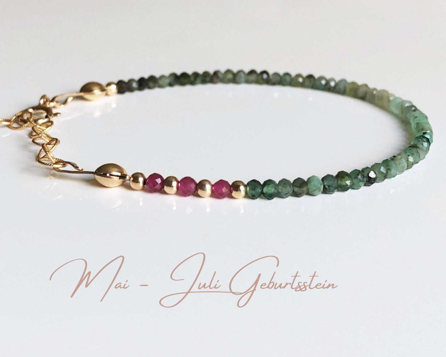 Zartes Smaragd Armband mit Rubin Perlen, Mai Juli Geburtsstein Schmuck, Smaragd mit Farbverlauf, Dünnes Stapel Armband