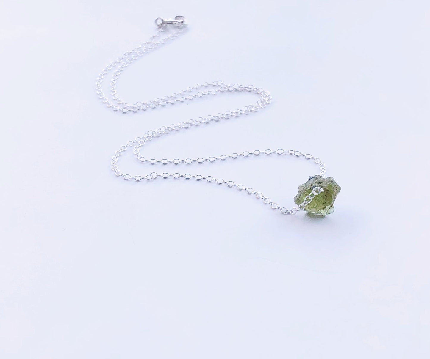 Peridot Rohstein Halskette, Choker Kette mit Stein, Heilstein Kette mit Peridot, August Geburtsstein