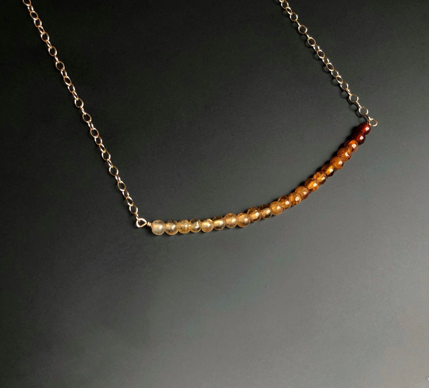 Hessonit Grant Halskette mit Farbverlauf, Januar Geburtsstein, Zarte Granat Kette