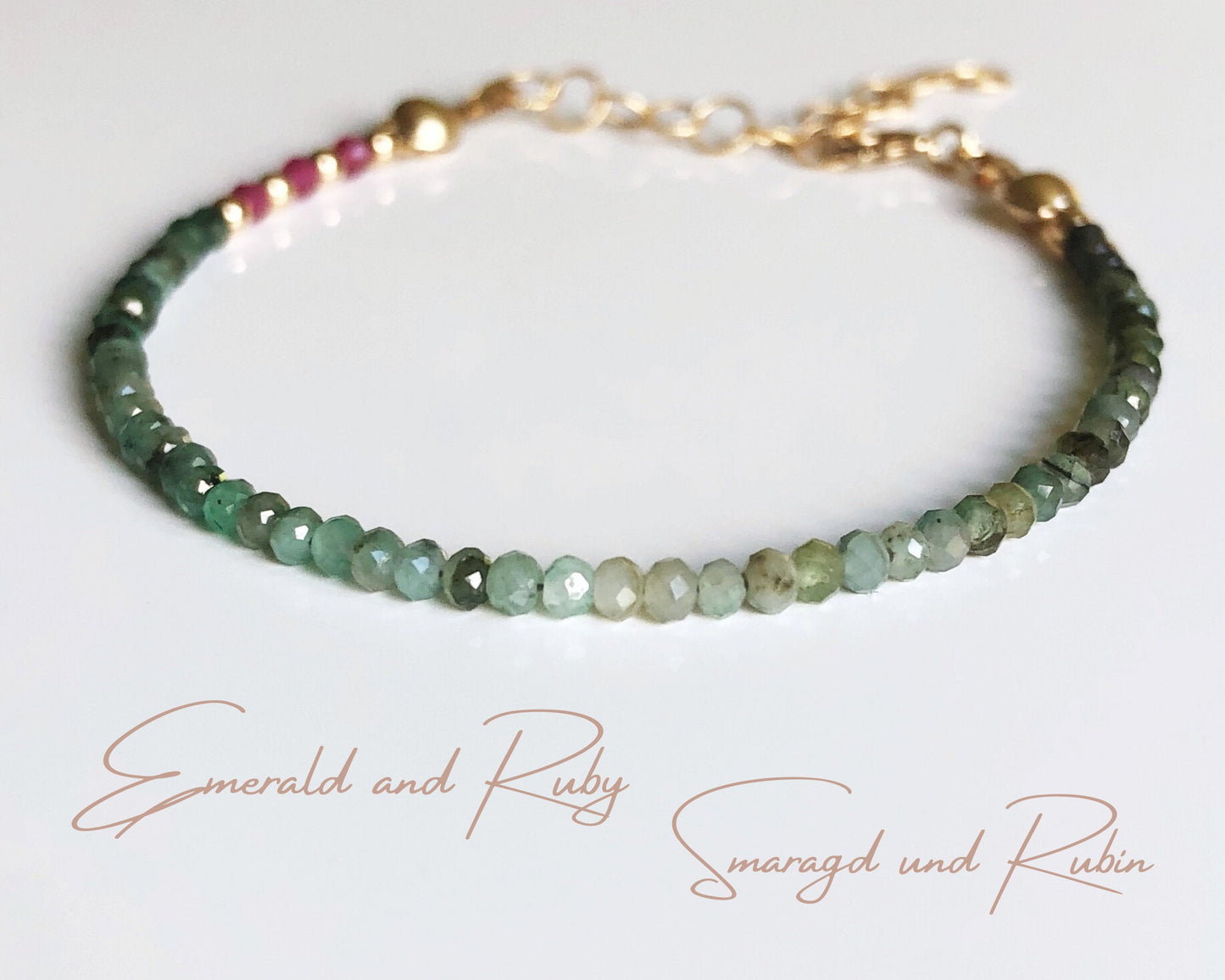 Zartes Smaragd Armband mit Rubin Perlen, Mai Juli Geburtsstein Schmuck, Smaragd mit Farbverlauf, Dünnes Stapel Armband