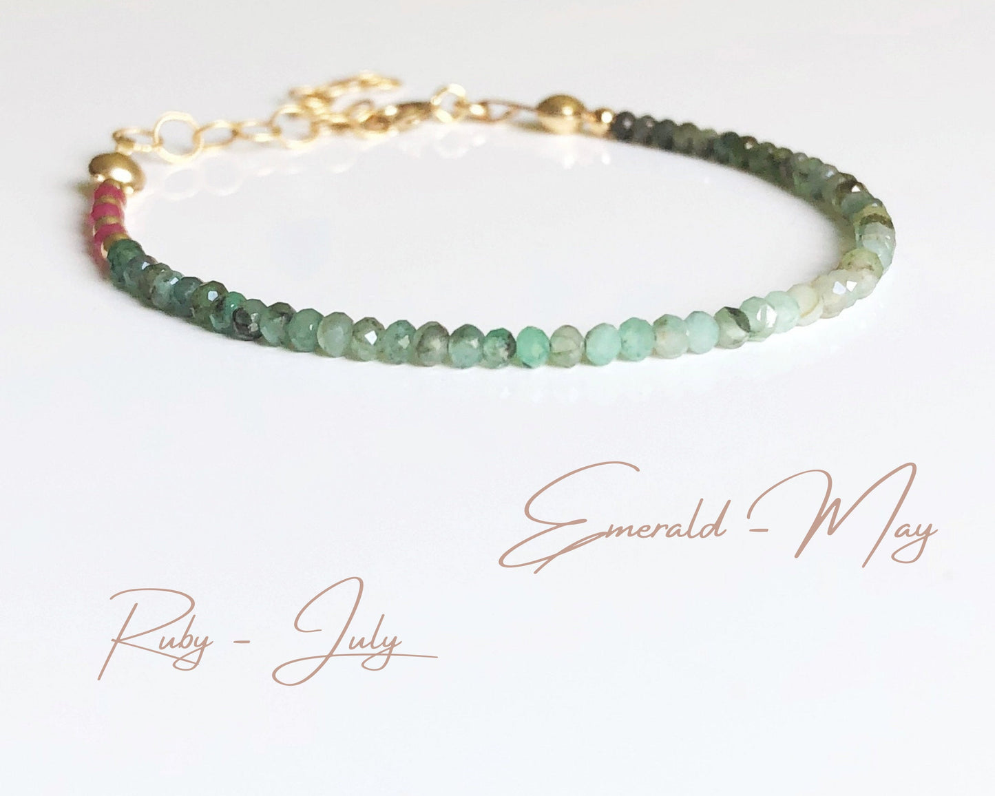 Zartes Smaragd Armband mit Rubin Perlen, Mai Juli Geburtsstein Schmuck, Smaragd mit Farbverlauf, Dünnes Stapel Armband