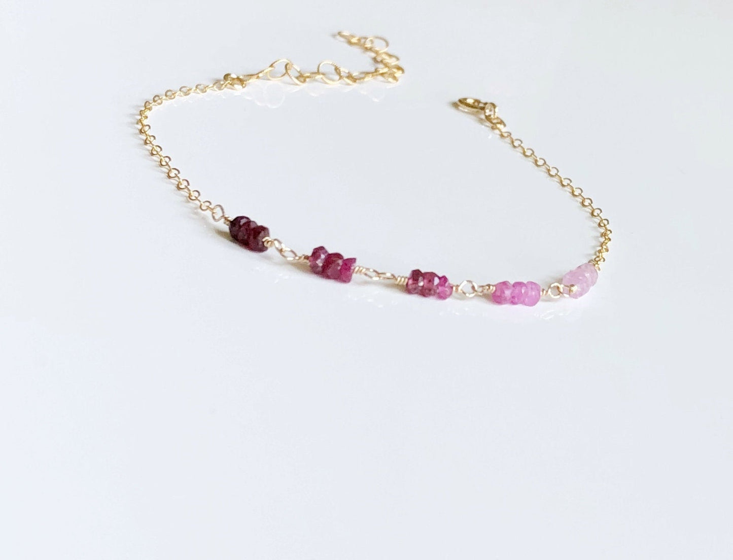 Rubin Armband mit Farbverlauf, Juli Geburtsstein Geschenk, Armband mit Rubin Perlen