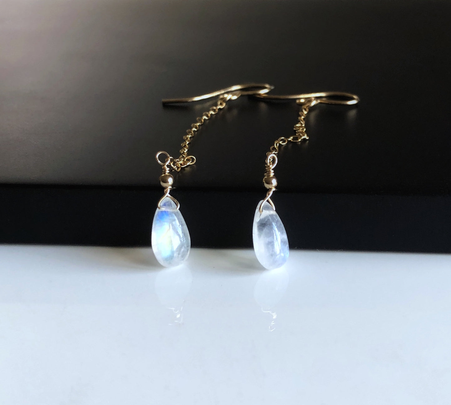 Lange Regenbogen Mondstein Ohrringe, Threader