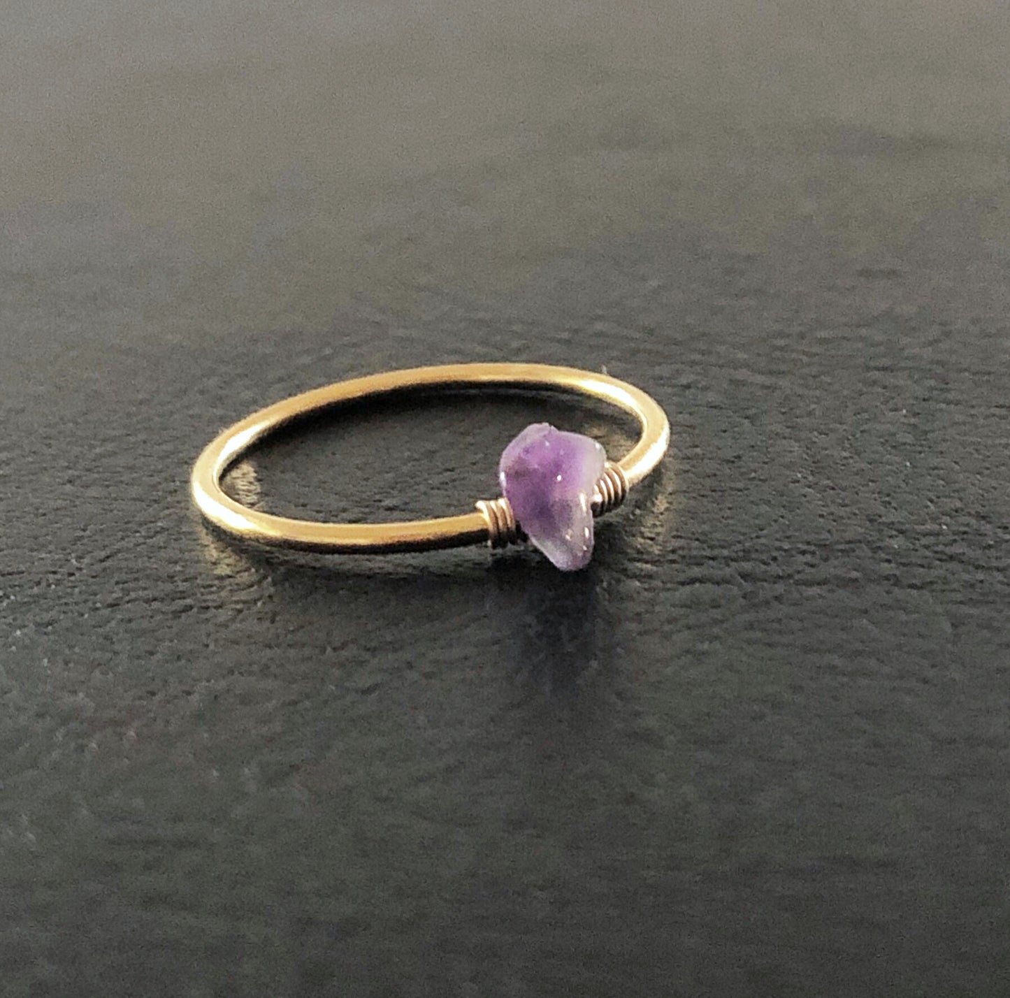 Personalisierbarer Rohstein Ring mit Turmalin