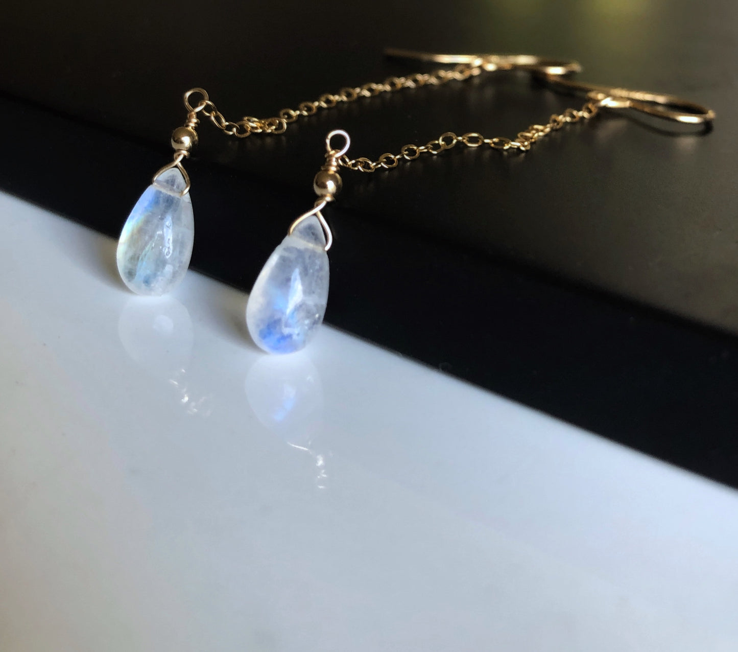 Lange Regenbogen Mondstein Ohrringe, Threader